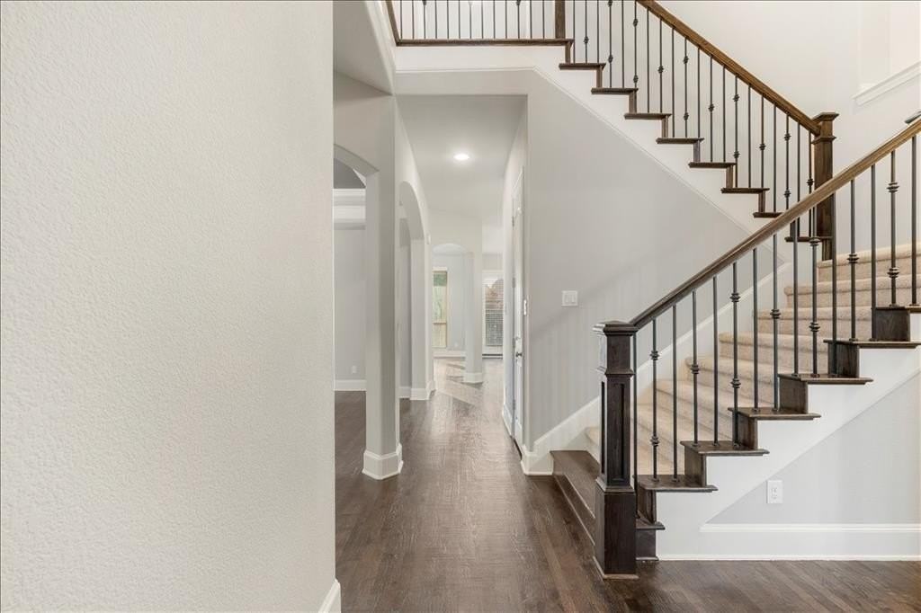 2521 Damsel Bella Blvd - Photo 4 of 34