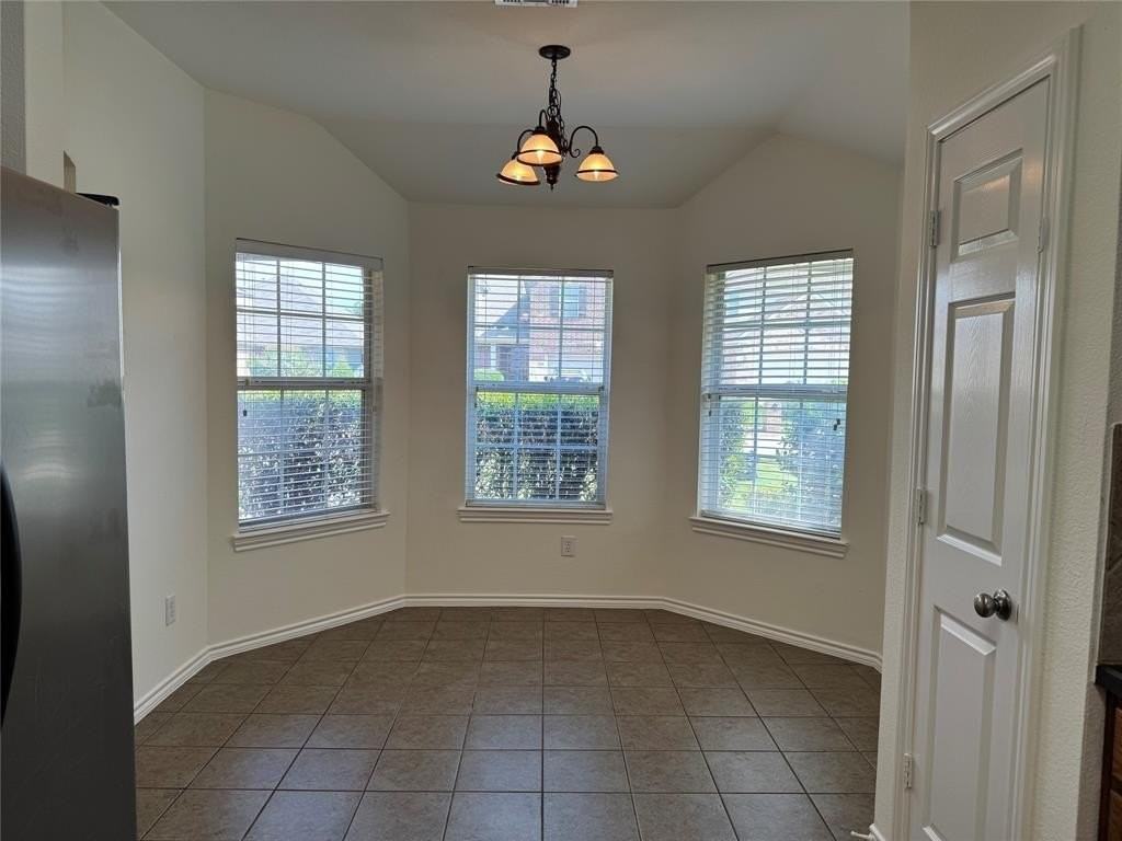 4512 Chris Dr - Photo 4 of 16