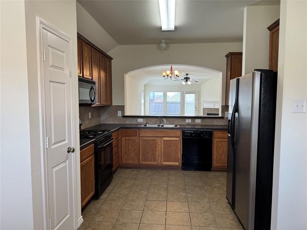 4512 Chris Dr - Photo 6 of 16