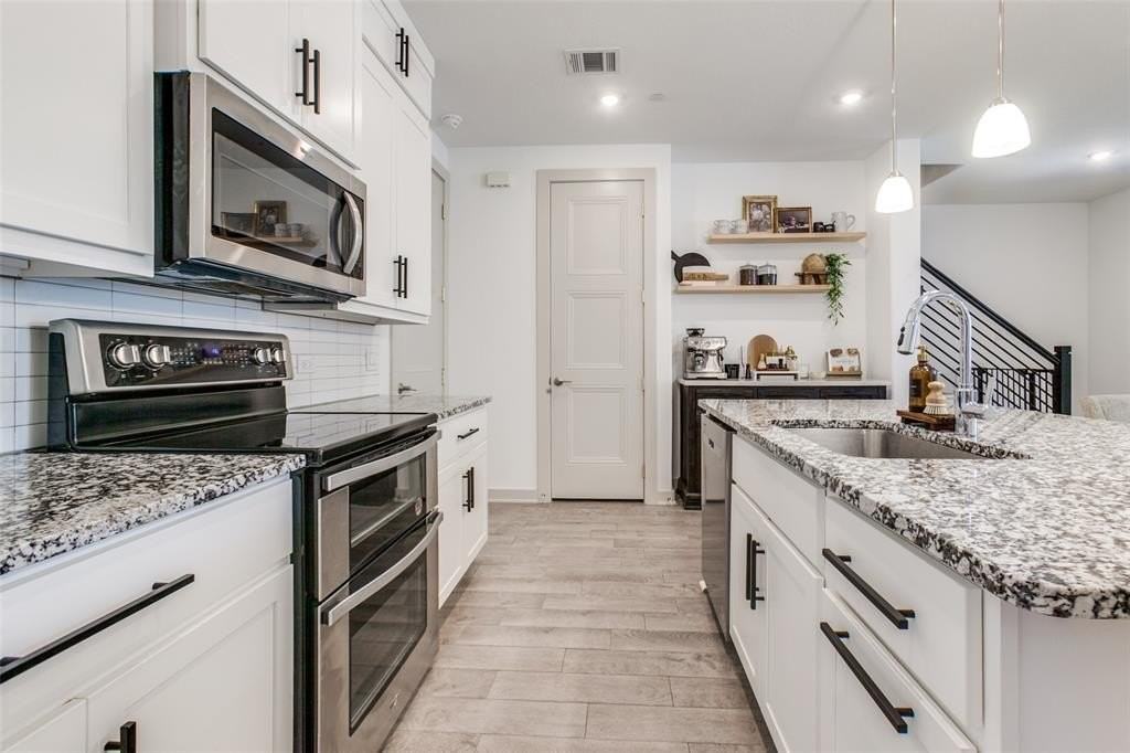 1648 Jude Dr - Photo 4 of 12