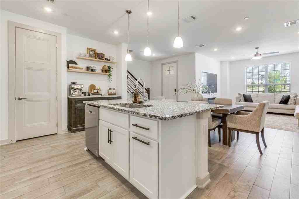 1648 Jude Dr - Photo 5 of 12