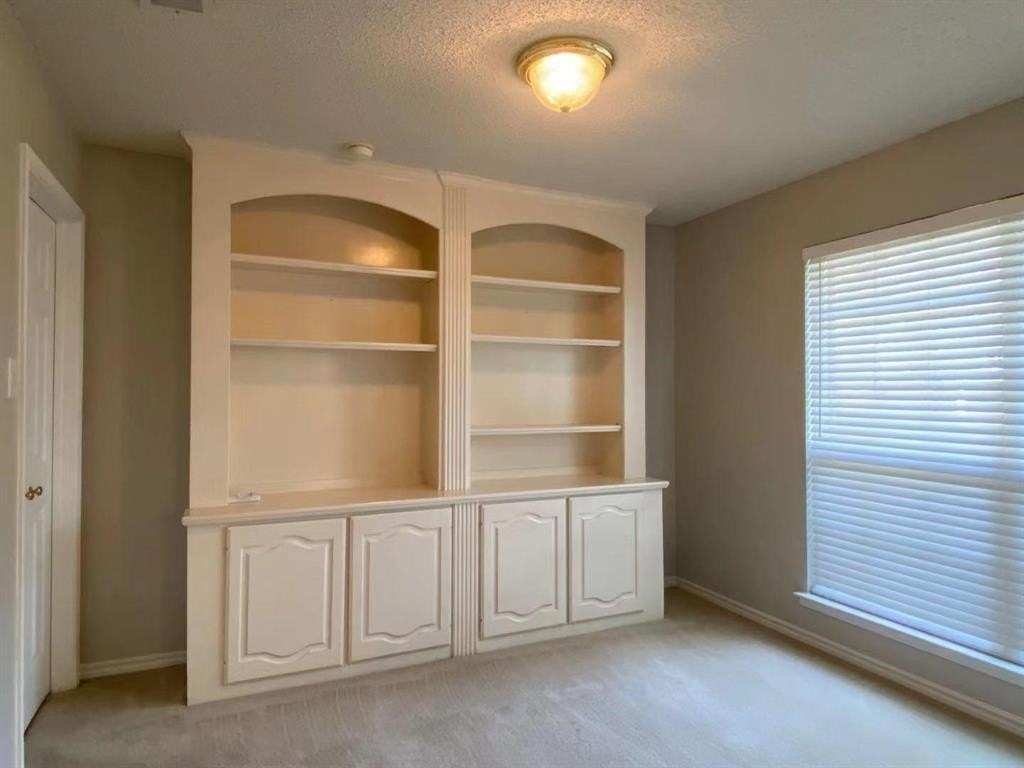 4121 Holly Dr - Photo 4 of 21