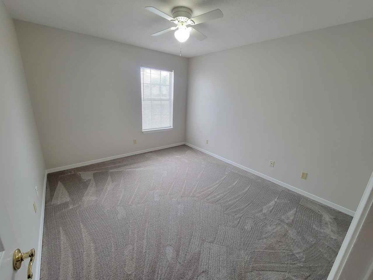 313 Rue Dianne - Photo 3 of 11