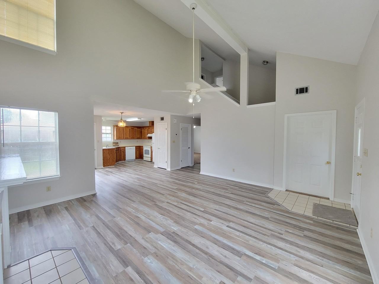 313 Rue Dianne - Photo 7 of 11