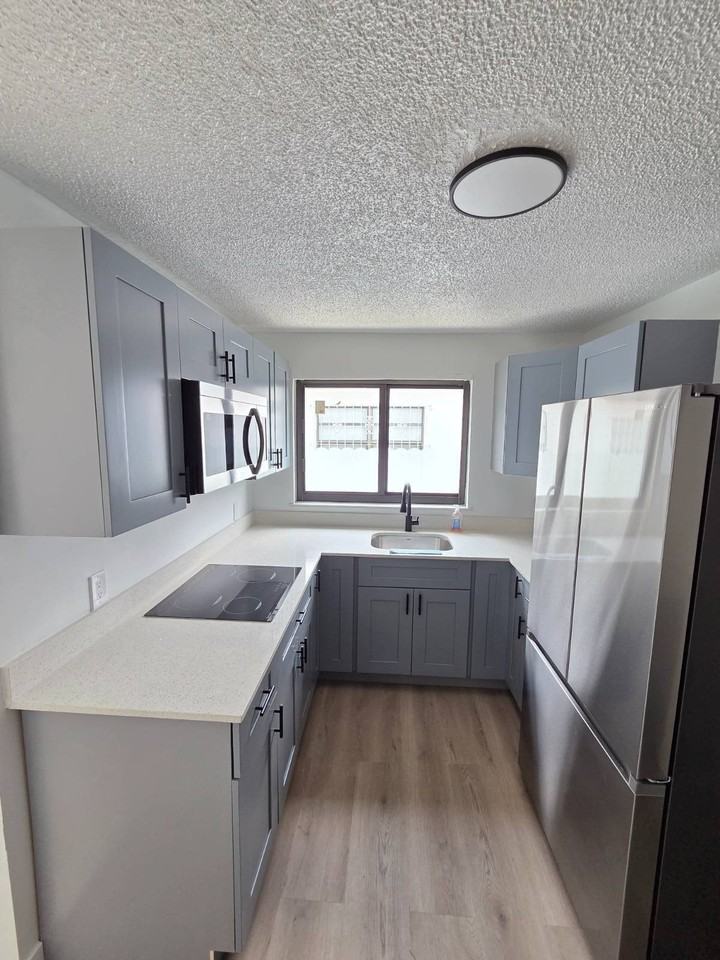 141 W 31st St #2 - Photo 3 of 7