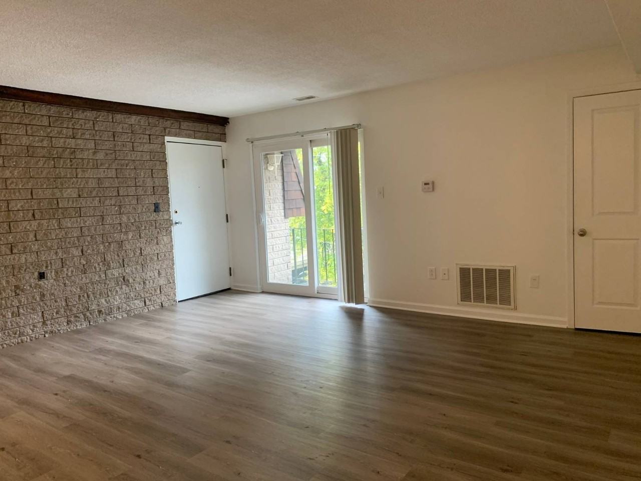 1552 Helderberg Ave #15 - Photo 5 of 13