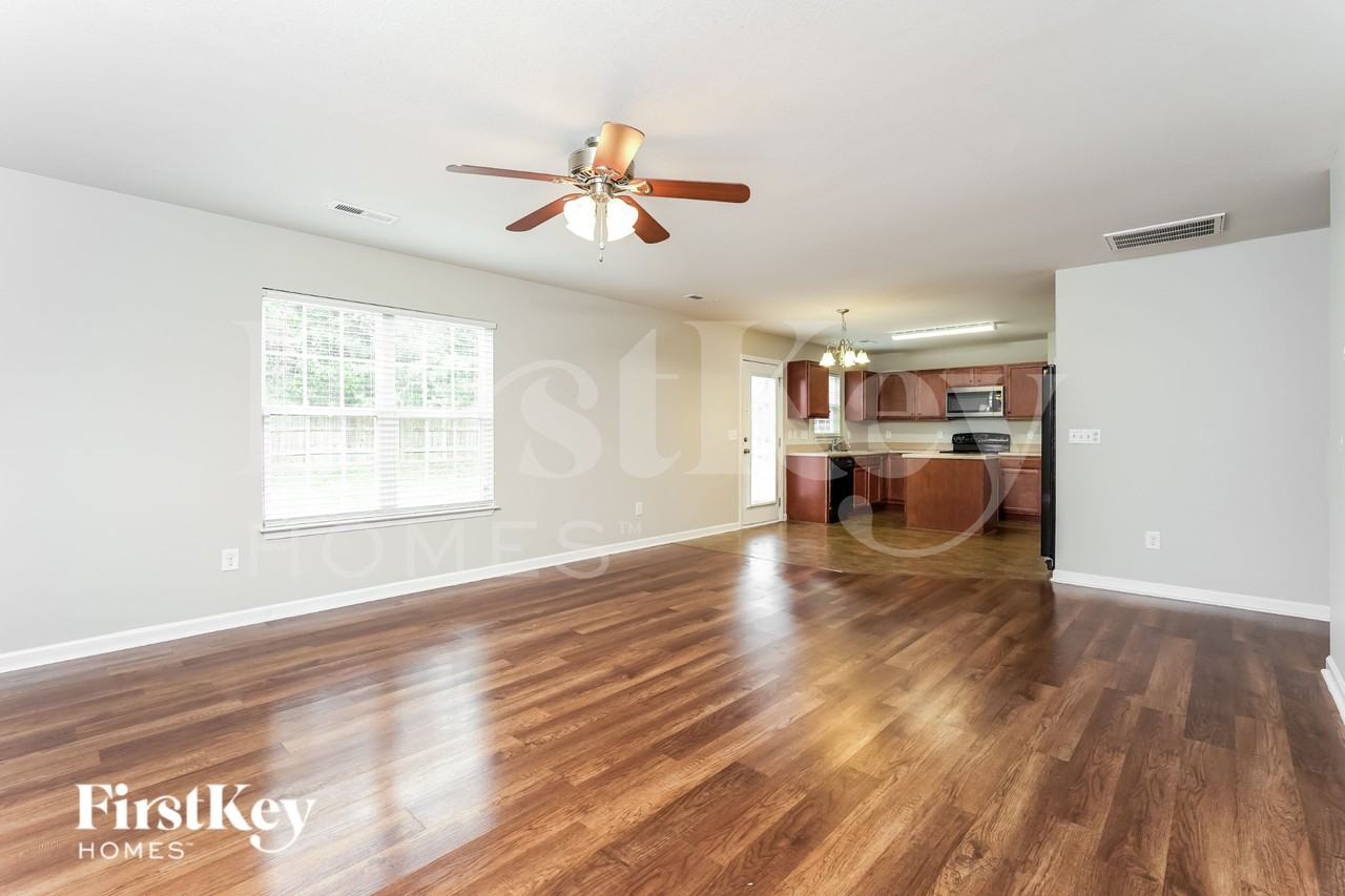 6600 Maderia Ct - Photo 4 of 19