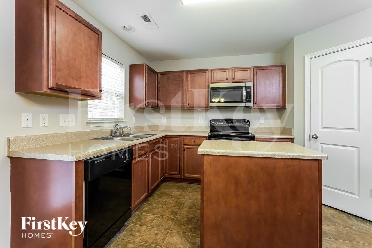 6600 Maderia Ct - Photo 6 of 19