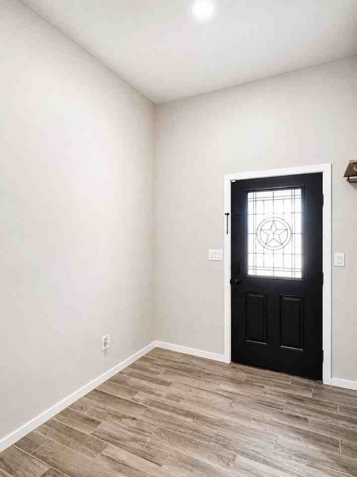 1212 Ash St - Photo 2 of 50