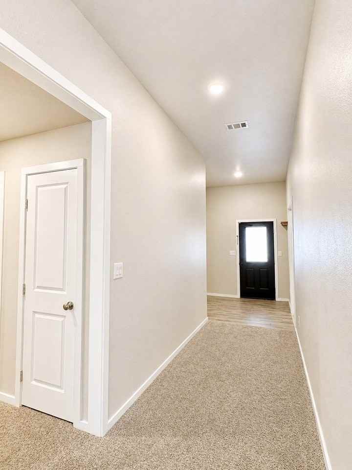 1212 Ash St - Photo 6 of 50