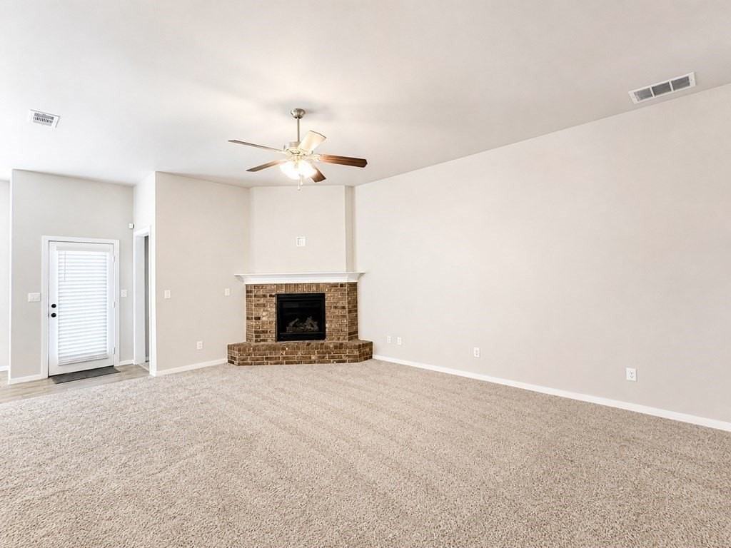 1212 Ash St - Photo 7 of 50