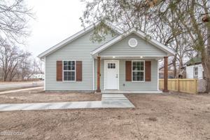 featured image of 623 W Junge Blvd