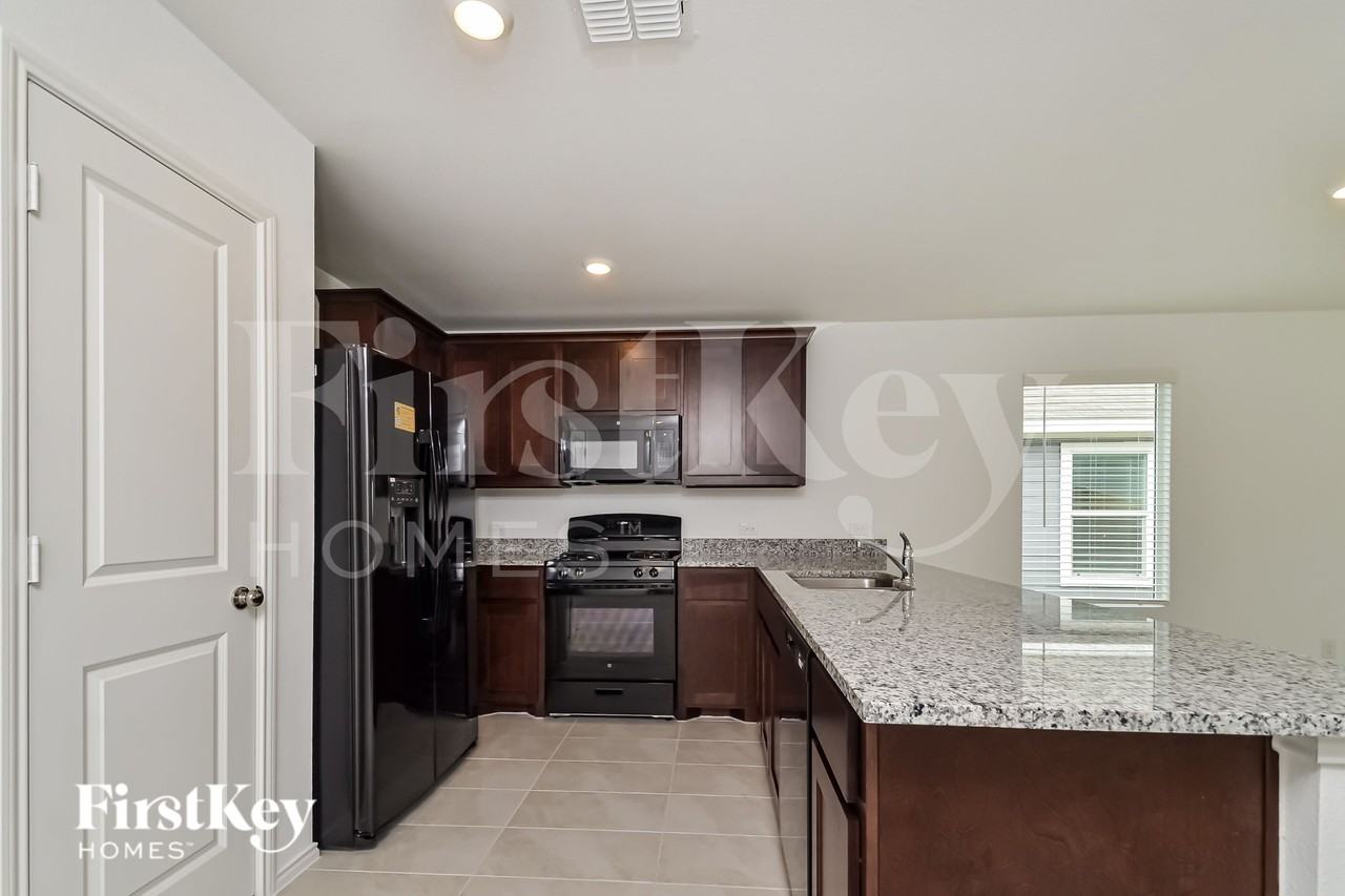 1333 Plum Rd - Photo 6 of 16