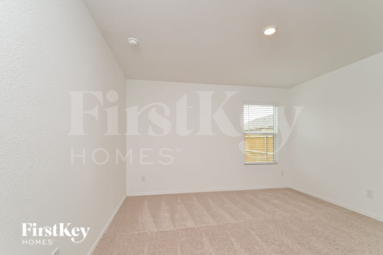 1333 Plum Rd - Photo 7 of 16