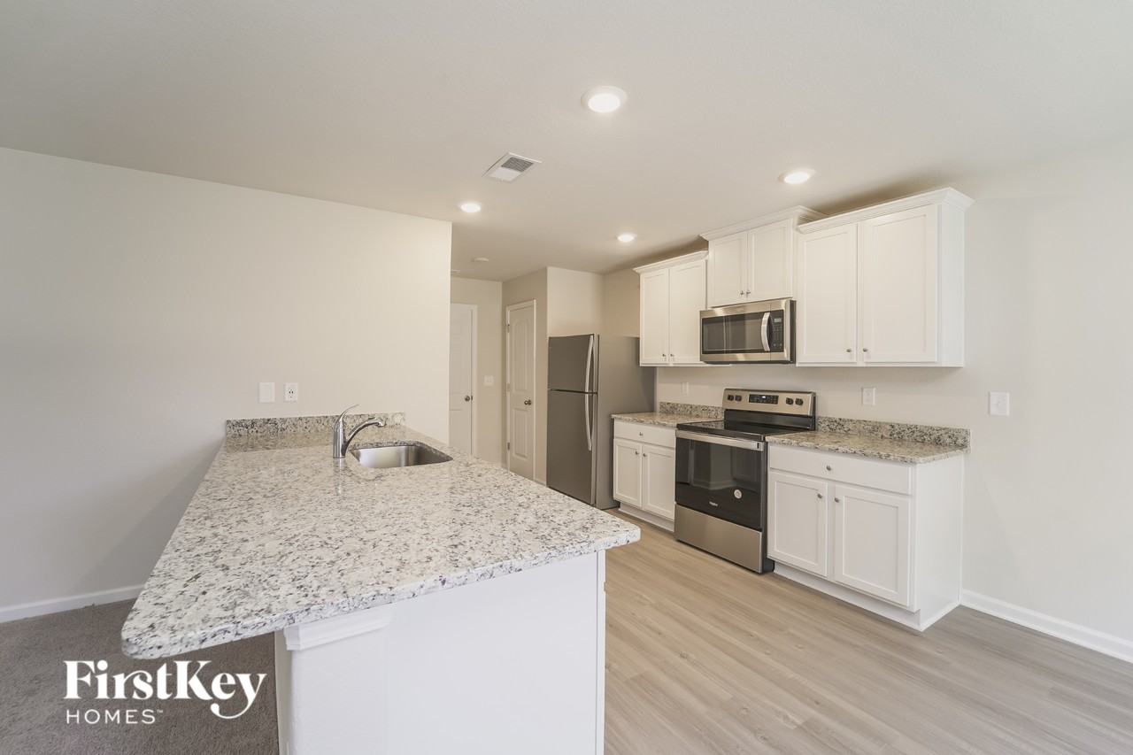 5220 Wolfridge Ave - Photo 5 of 16