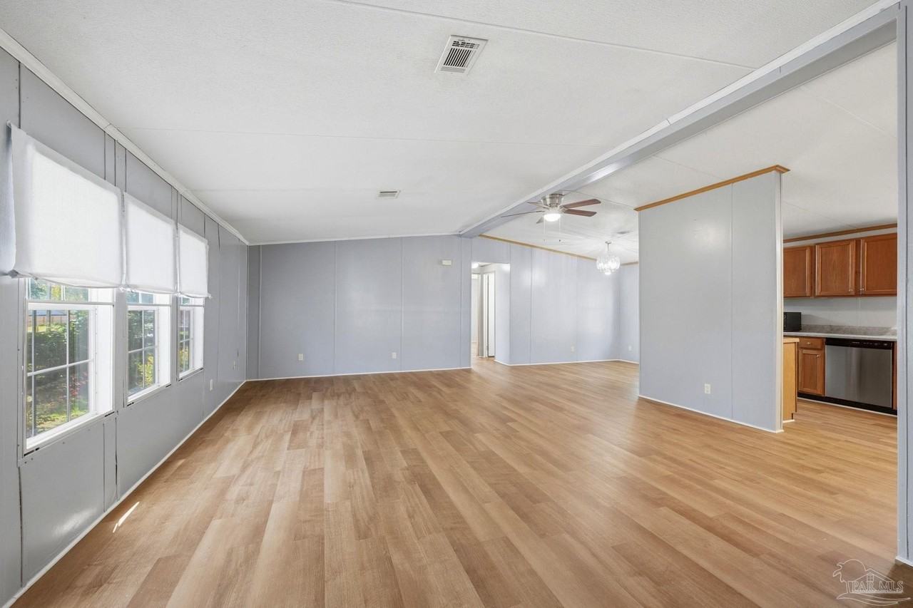 1709 Woodchuck Ave - Photo 7 of 36