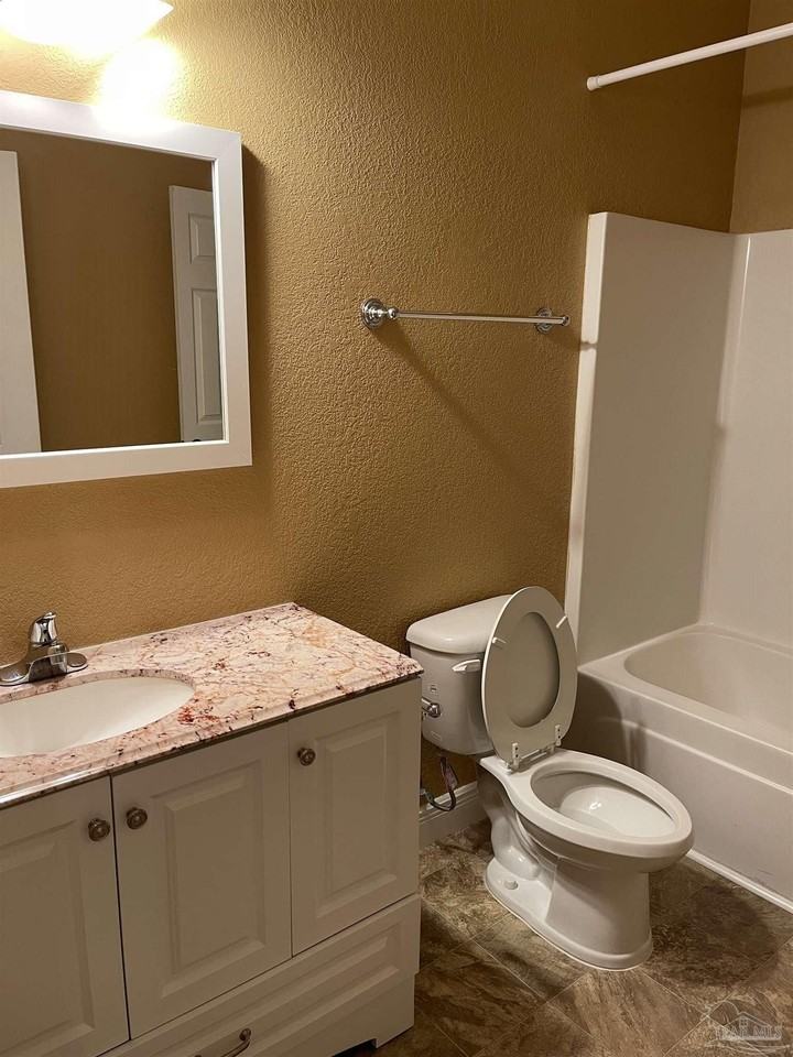 542 S 72nd Ave #C - Photo 6 of 18