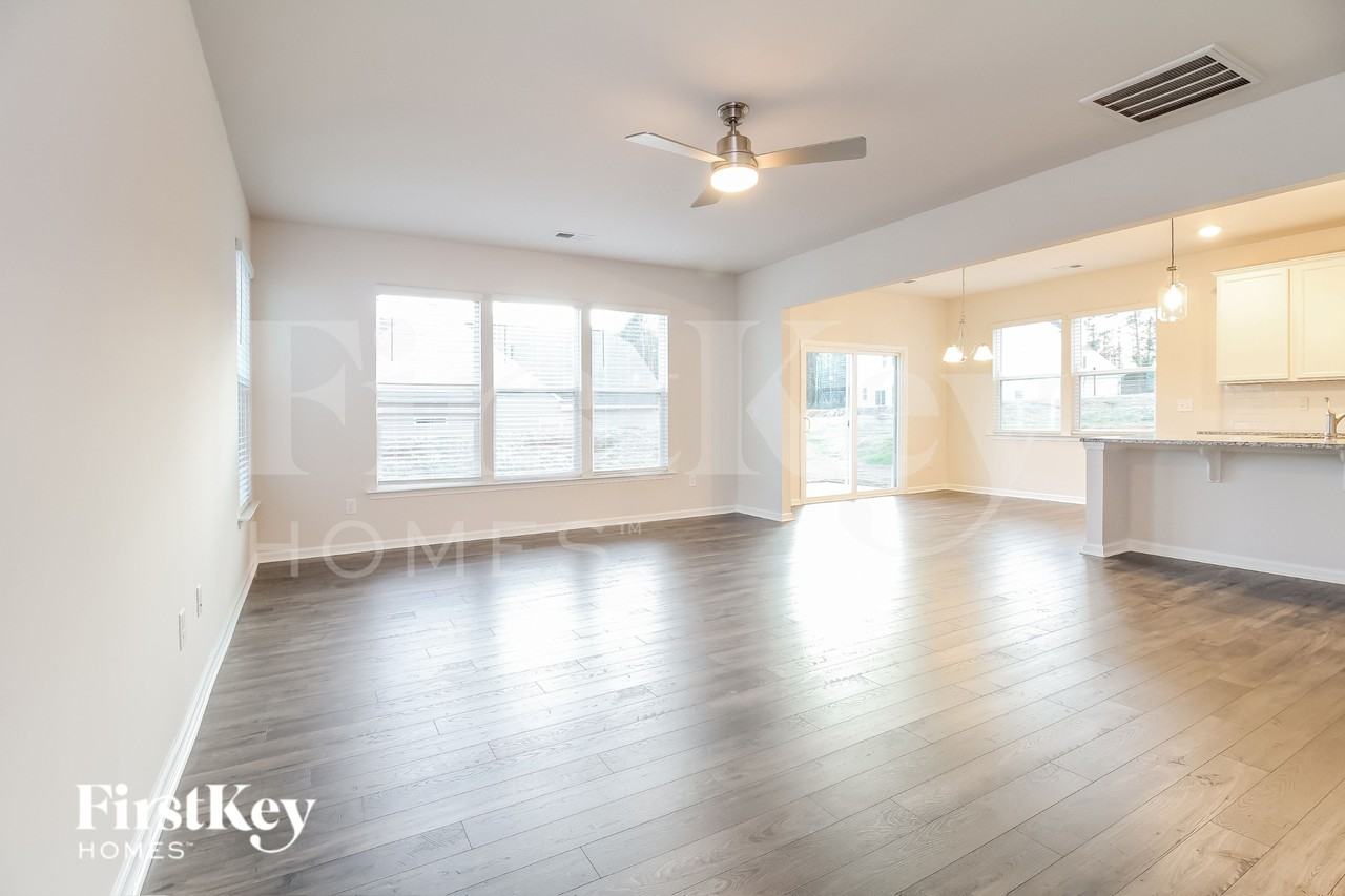 1003 Mission Hill Ln - Photo 3 of 16