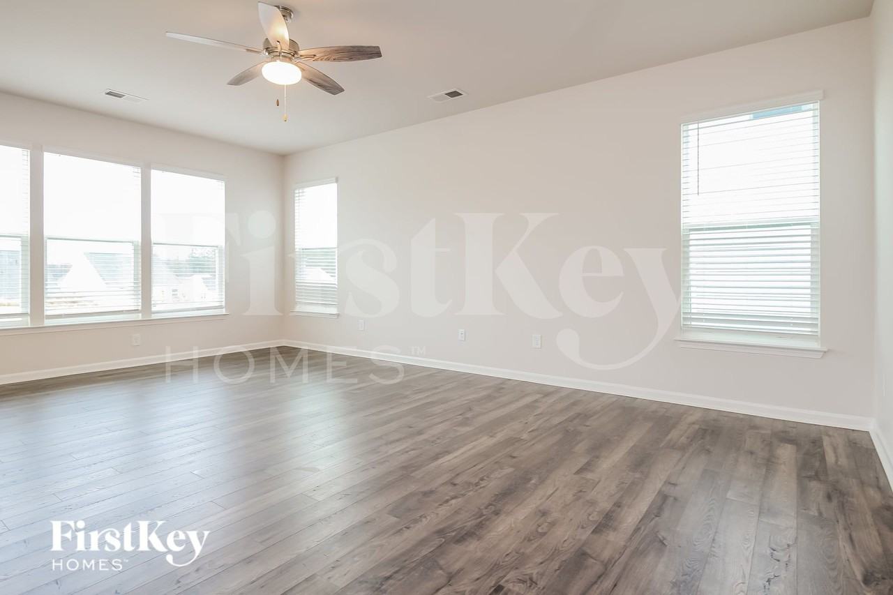 604 Goldburn Way - Photo 2 of 15