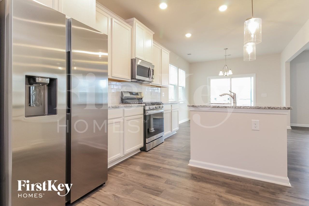 604 Goldburn Way - Photo 6 of 15