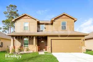 featured image of 14705 Country Club Dr
