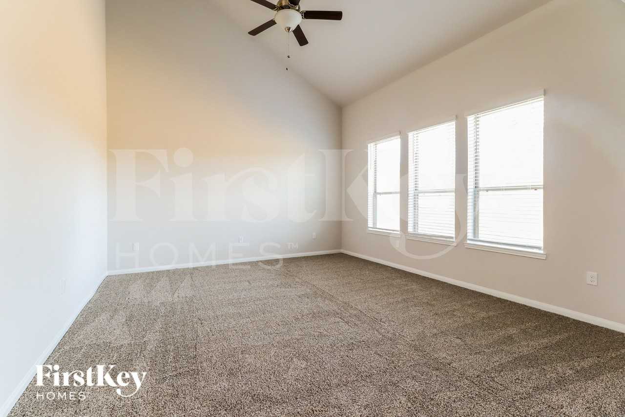 14705 Country Club Dr - Photo 3 of 16