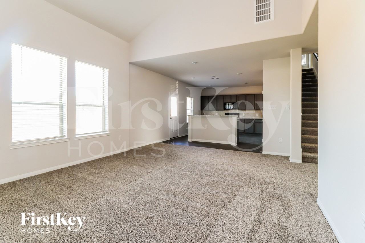 14705 Country Club Dr - Photo 5 of 16