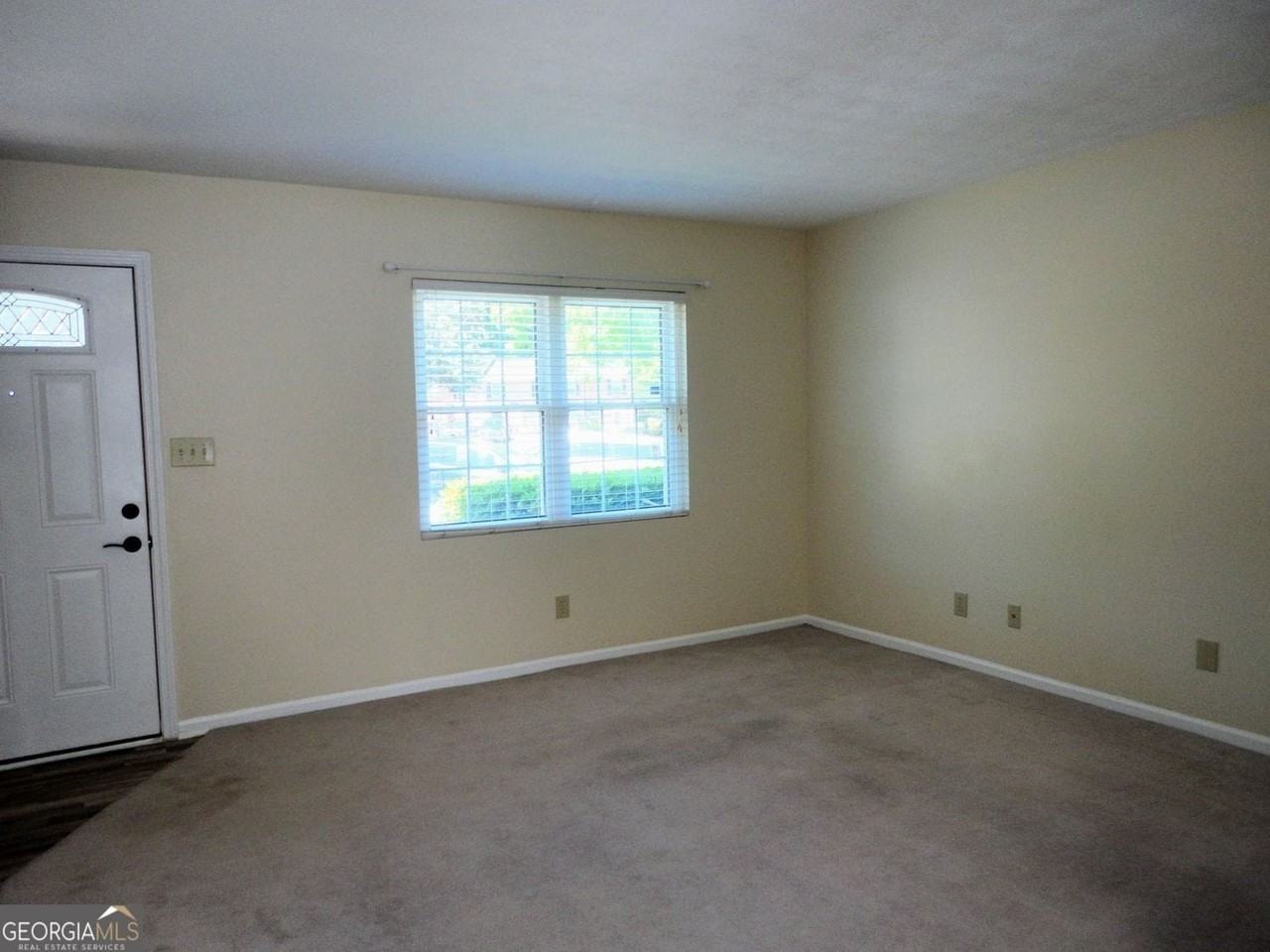 403 Northdale Ct - Photo 2 of 14