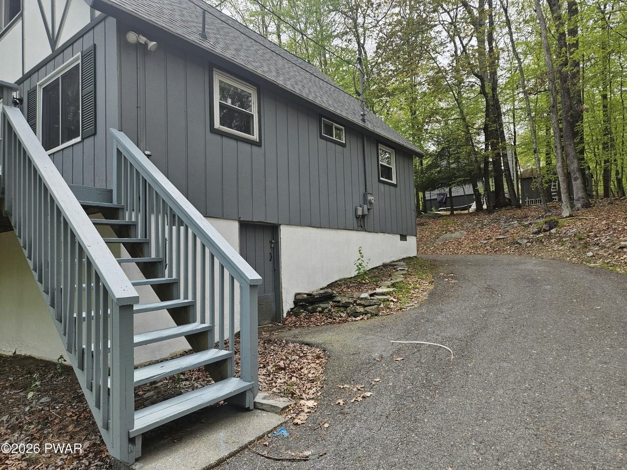 120 Westfall Dr - Photo 3 of 27