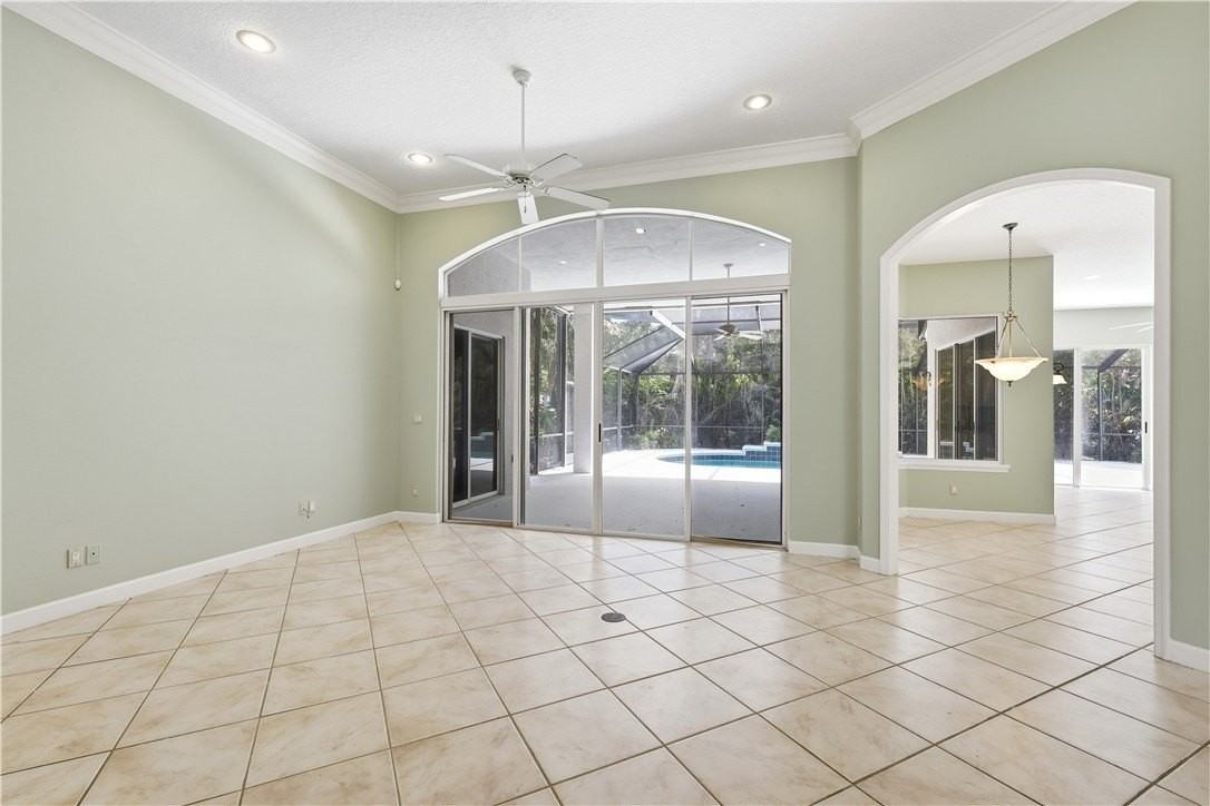 140 N White Jewel Ct - Photo 2 of 23