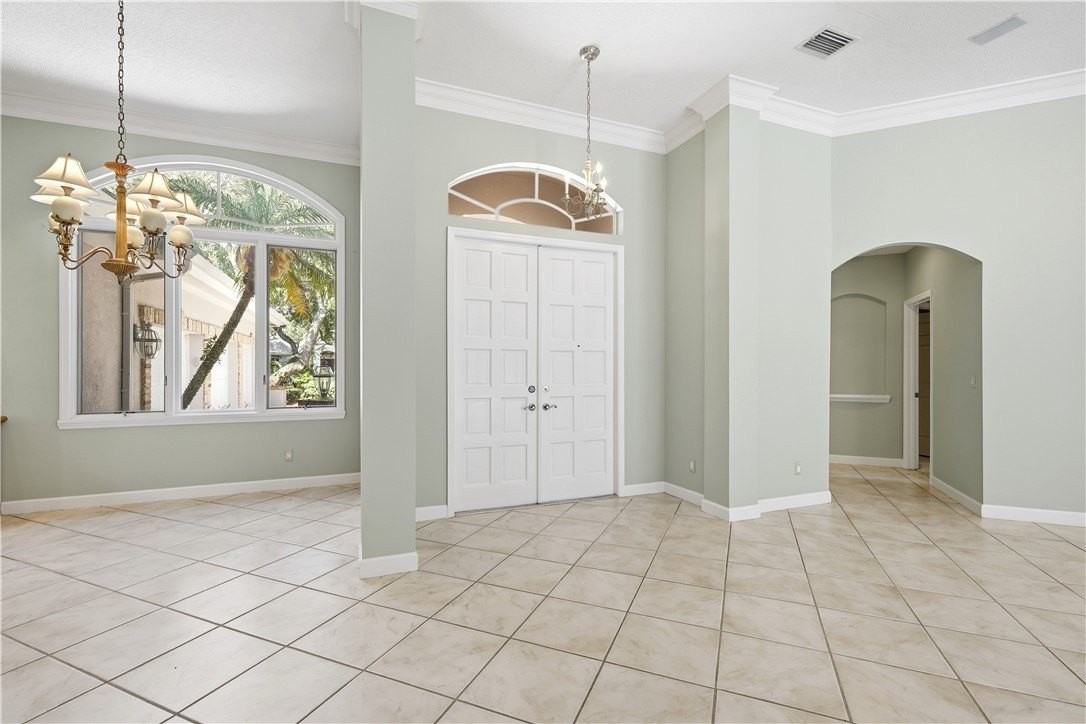 140 N White Jewel Ct - Photo 5 of 23