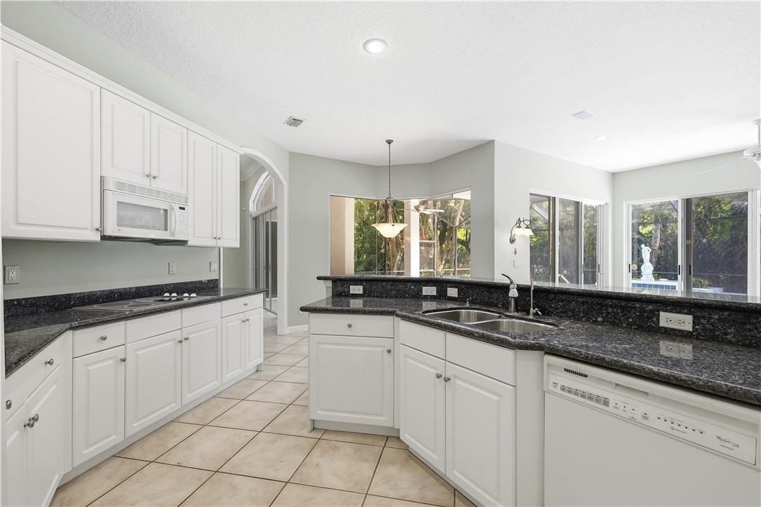 140 N White Jewel Ct - Photo 7 of 23