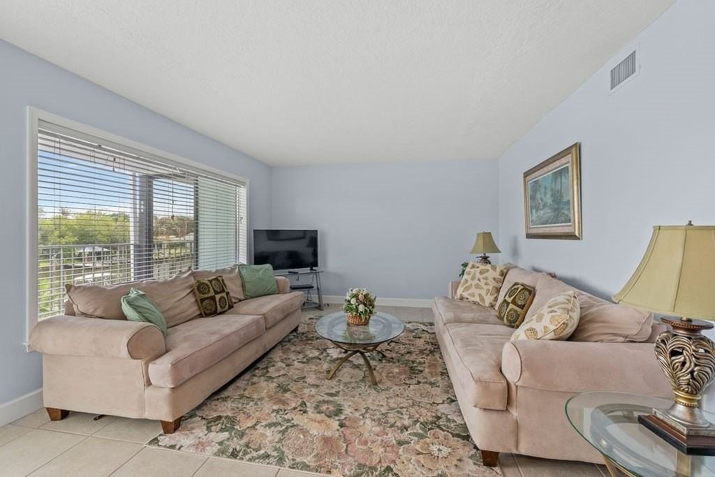 23 Royal Palm Pt #B - Photo 7 of 35