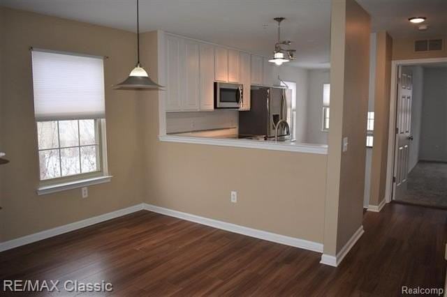 436 Boardwalk Dr - Photo 7 of 38