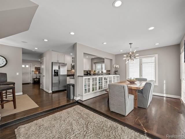 342 E Frank St - Photo 2 of 23