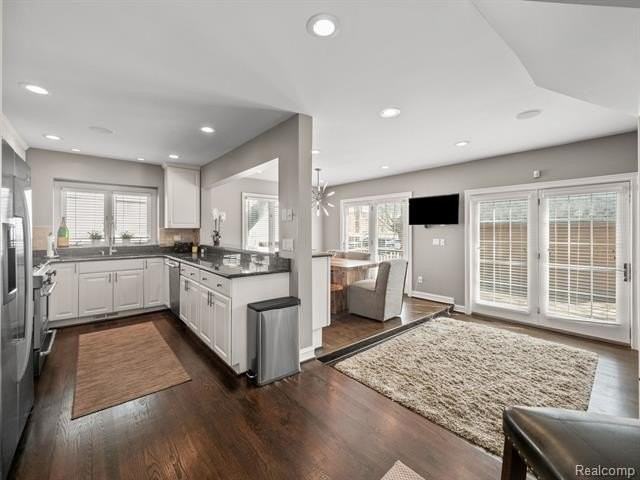 342 E Frank St - Photo 5 of 23