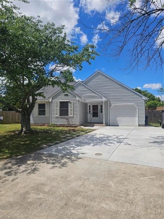 2213 Archives Ct - Photo 2 of 33