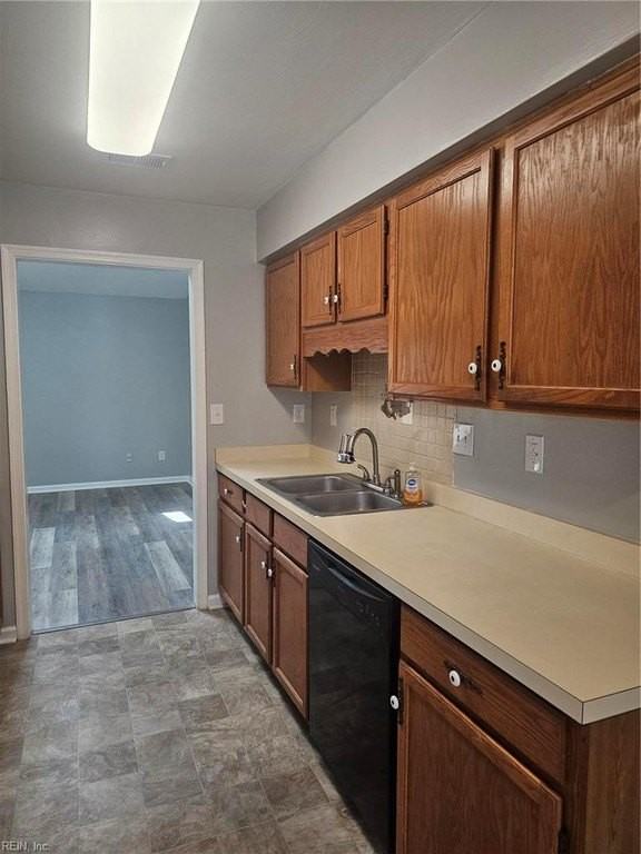 2213 Archives Ct - Photo 3 of 33