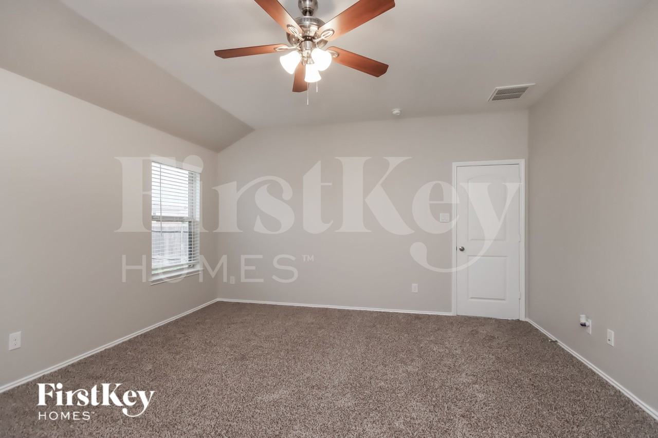23435 Harrow Field Ln - Photo 7 of 15