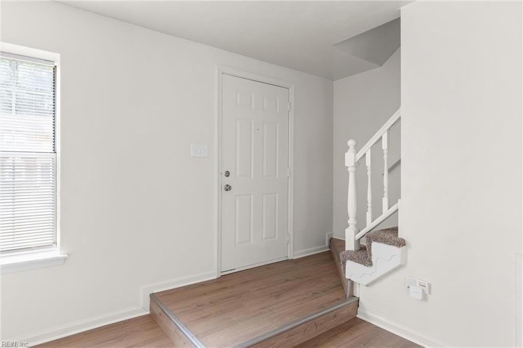 935 Still Harbor Cir - Photo 5 of 25
