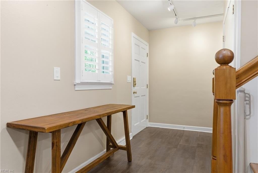 6820 Fordwick Dr - Photo 2 of 28