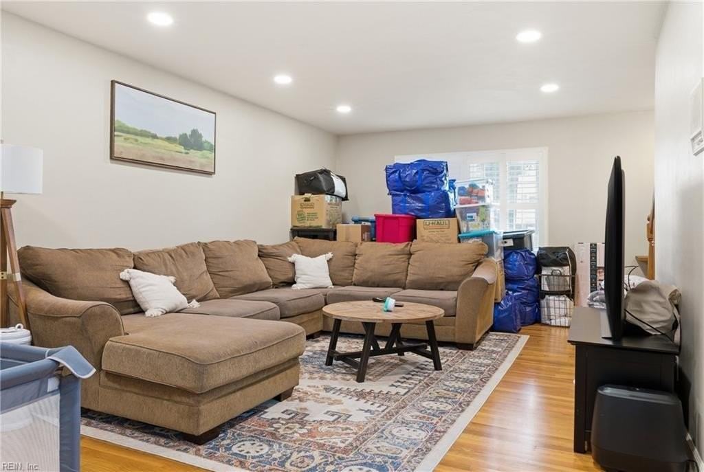 6820 Fordwick Dr - Photo 3 of 28