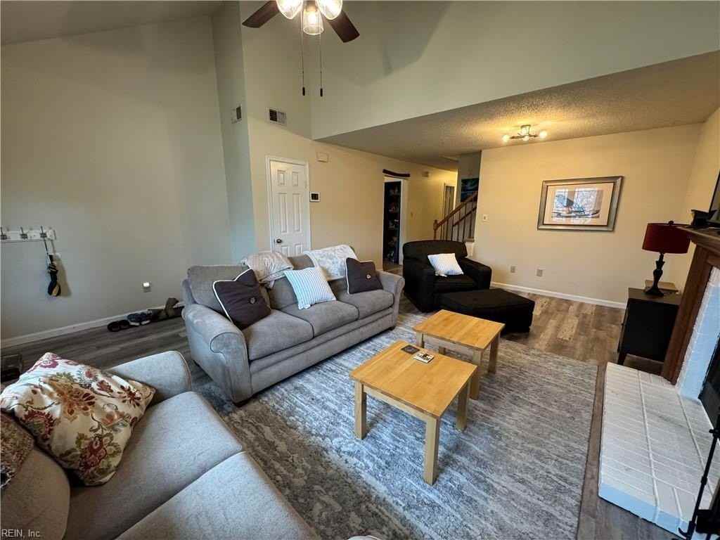 2561 Elon Dr - Photo 3 of 21