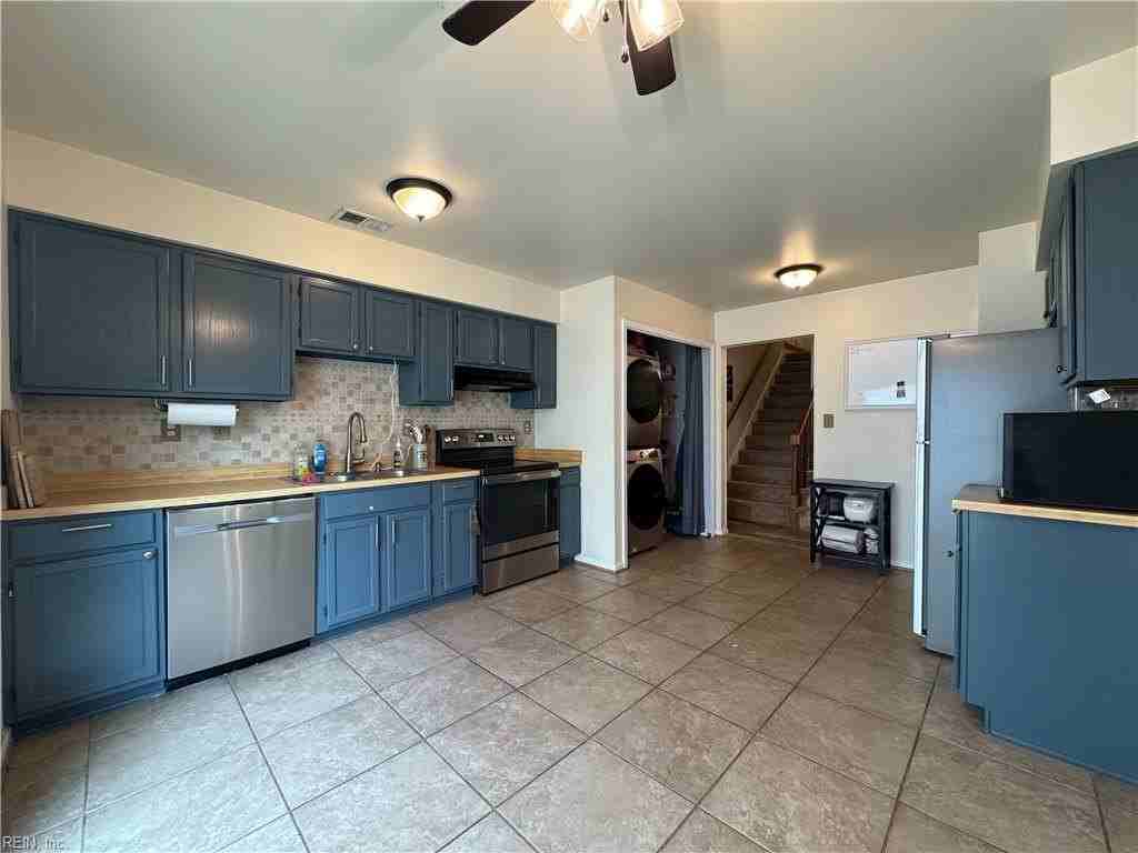 2561 Elon Dr - Photo 4 of 21
