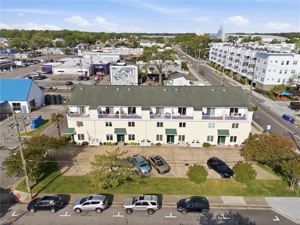 1720 Baltic Ave - Photo 4 of 46