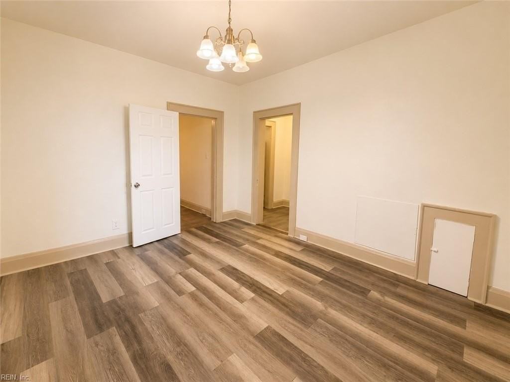 1009 Jackson Ave - Photo 7 of 9