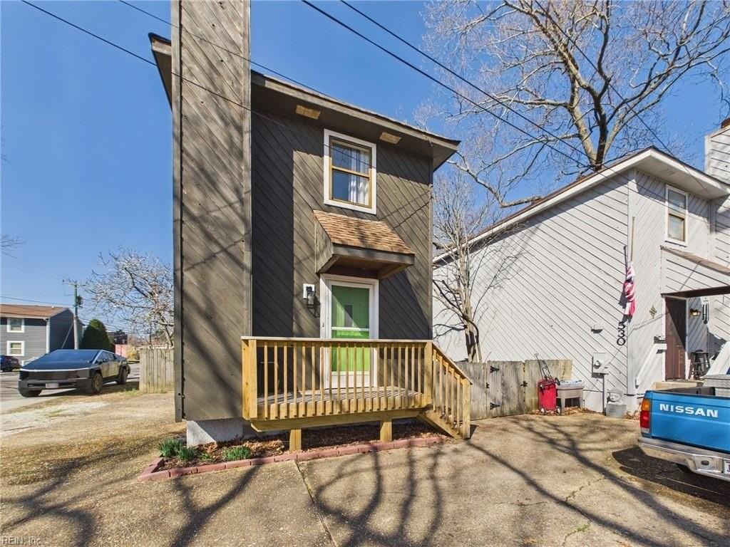 532 9th St - Photo 3 of 48