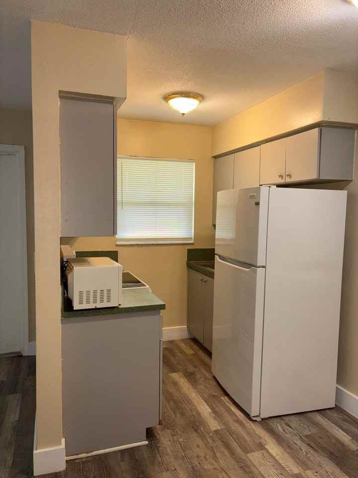 317 N 61st Ter #6 - Photo 4 of 9