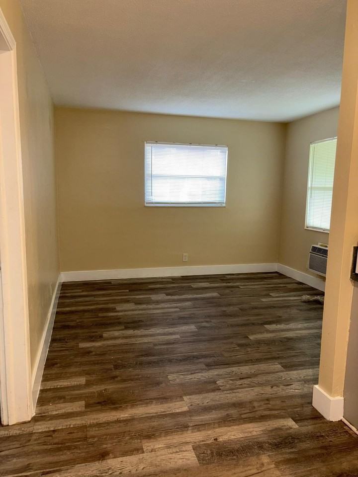 317 N 61st Ter #6 - Photo 5 of 9