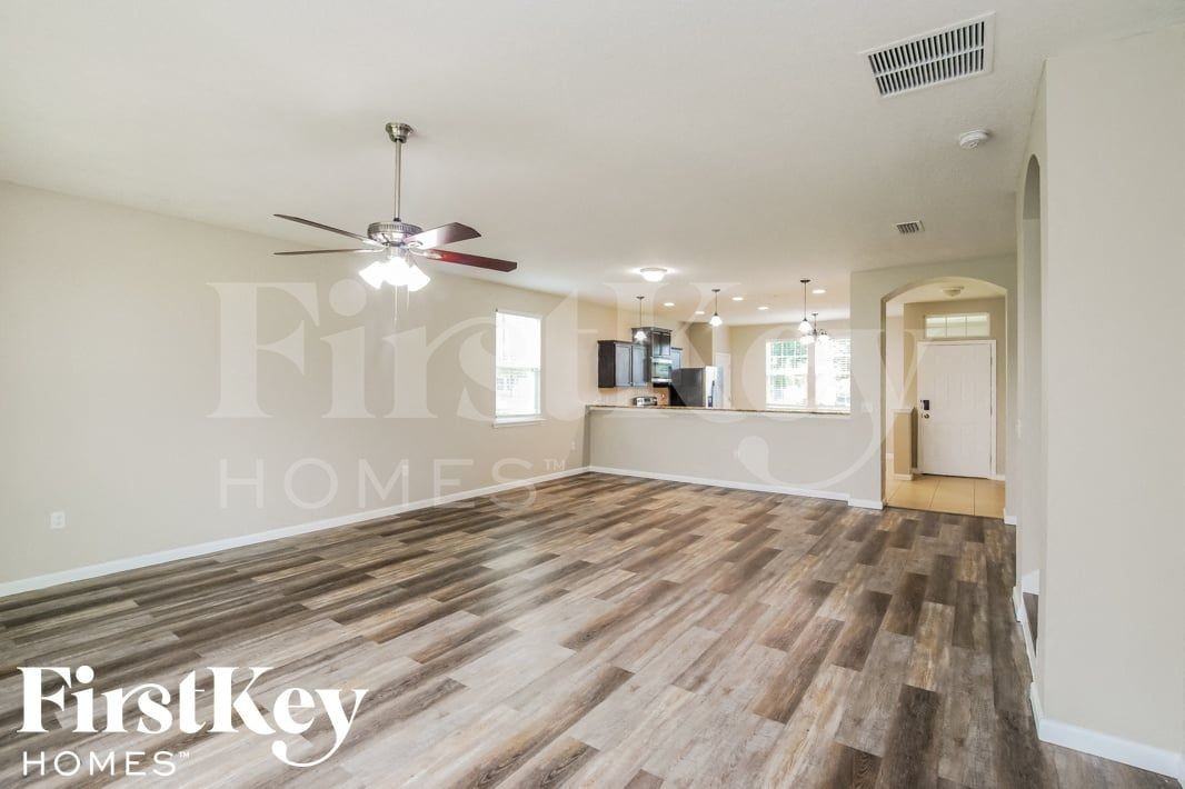 3310 Hidden Meadows Ct - Photo 4 of 15